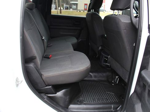 Used 2024 RAM 3500 Tradesman w/ Chrome Appearance Group image 27