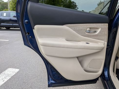 Used 2019 Nissan Murano SL w/ SL Technology Package FWD image 28