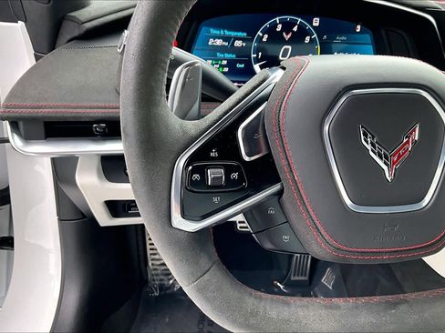 Used 2023 Chevrolet Corvette Stingray Premium Cpe w/ Z51 Performance Package image 18