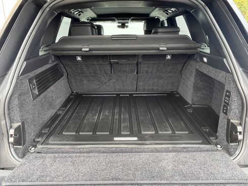 Used 2021 Land Rover Range Rover Autobiography Fifty Edition image 32