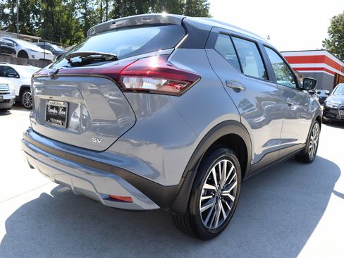 Used 2024 Nissan Kicks SV image 7