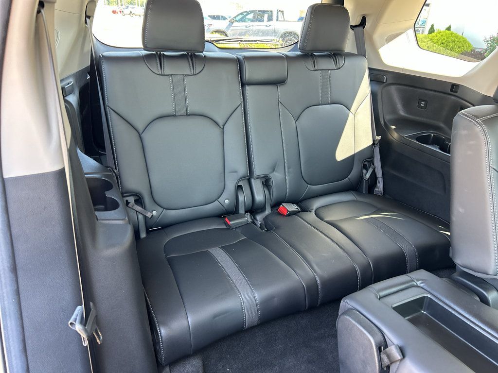Used 2025 Honda Pilot Touring image 25