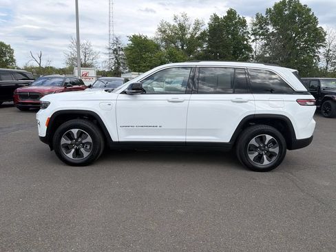 Used 2022 Jeep Grand Cherokee Limited 4xe w/ Luxury Tech Group II AWD/4WD image 2