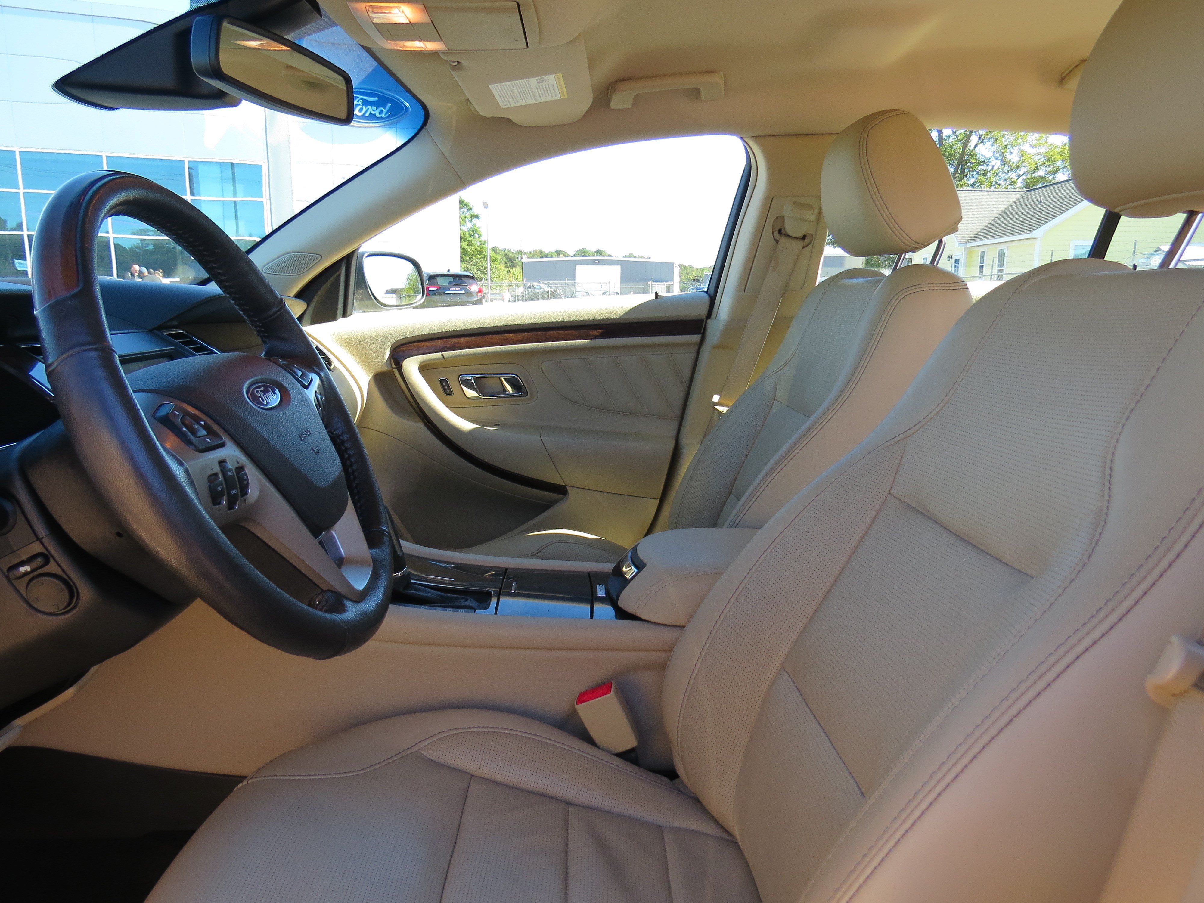 Used 2017 Ford Taurus Limited AWD/4WD image 12