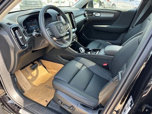 New 2025 Volvo XC40 B5 Ultra w/ Climate Package image 19