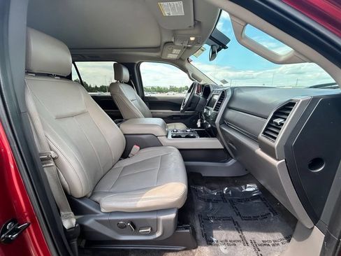 Used 2018 Ford Expedition Max XLT w/ Equipment Group 202A AWD/4WD image 13