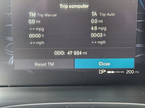 Certified 2022 Volvo XC60 B5 Momentum image 27