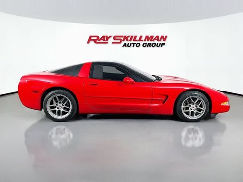 Used 2004 Chevrolet Corvette Coupe w/ Preferred Equipment Group RWD image 8