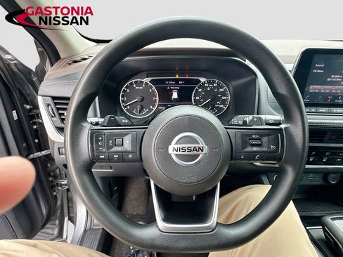 Used 2021 Nissan Rogue S image 14