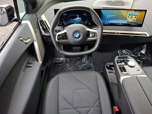 Used 2026 BMW iX xDrive60 w/ Premium Package AWD/4WD image 11