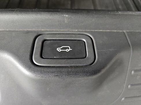 Used 2017 Land Rover Range Rover HSE image 30