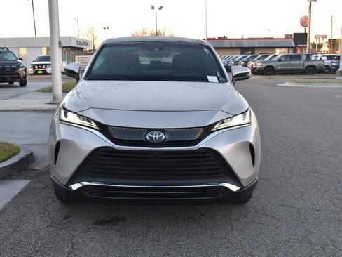 Used 2021 Toyota Venza Limited image 13