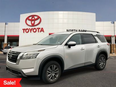 Used 2025 Nissan Pathfinder SV
