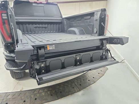 Used 2024 GMC Sierra 2500 AT4 w/ AT4 Premium Plus Package AWD/4WD image 54