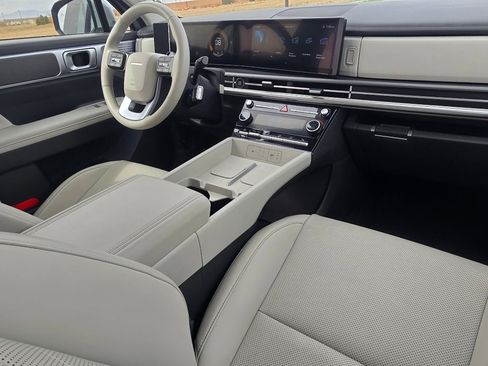 Used 2025 Hyundai Santa Fe SEL image 25