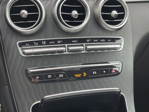 Used 2020 Mercedes-Benz GLC 300 image 34