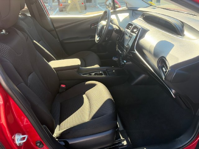 Used 2019 Toyota Prius LE AWD/4WD image 27