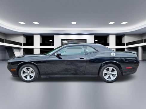 Used 2023 Dodge Challenger SXT RWD image 3