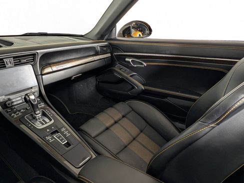 Used 2019 Porsche 911 Turbo S image 22