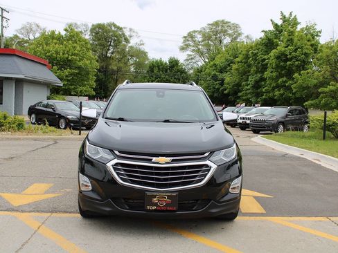 Used 2018 Chevrolet Equinox Premier image 2