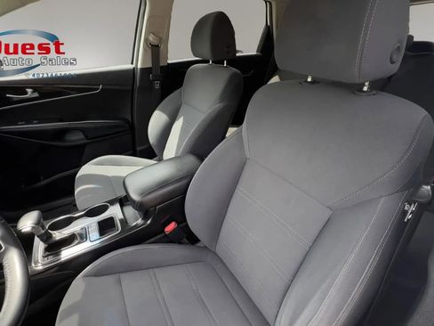 Used 2019 Kia Sorento FWD w/ LX Convenience Package image 37