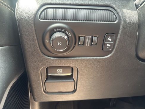 Used 2022 Jeep Wagoneer Series III AWD/4WD image 24