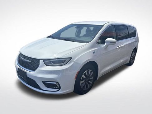 Used 2022 Chrysler Pacifica Touring-L FWD image 3