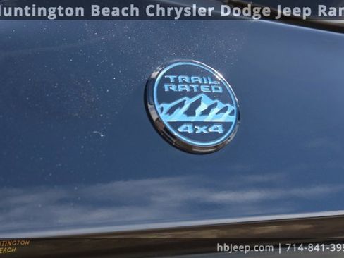 Used 2023 Jeep Grand Cherokee Trailhawk image 9