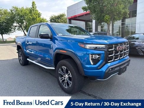 Used 2023 GMC Canyon AT4 AWD/4WD image 2