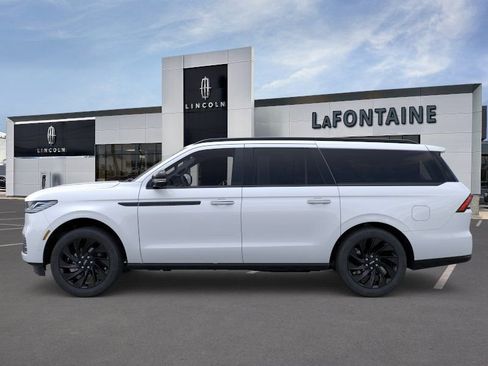 New 2026 Lincoln Navigator L Reserve AWD/4WD image 3