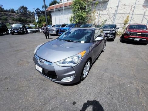 Used 2014 Hyundai Veloster w/ Style Package 02 FWD image 4