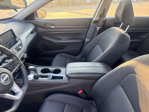 Certified 2025 Nissan Altima 2.5 SV FWD image 39