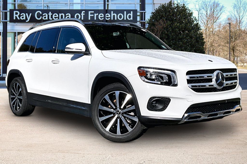 Used 2023 Mercedes-Benz GLB 250 4MATIC image 11