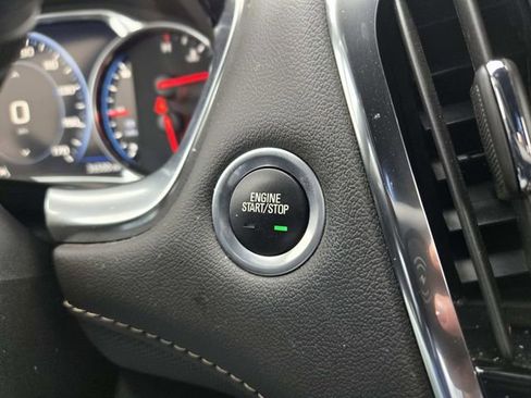 Used 2023 Chevrolet Traverse Premier image 32