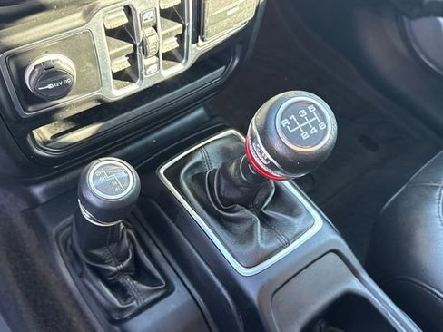 Used 2020 Jeep Wrangler Unlimited Sahara image 14