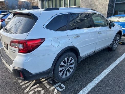 Used 2018 Subaru Outback 3.6R Touring w/ Popular Package #3 image 21