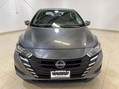 Used 2023 Nissan Versa SV image 8