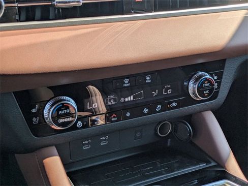 New 2025 Mitsubishi Outlander SEL image 23