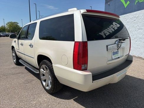 Used 2008 Cadillac Escalade ESV AWD image 3