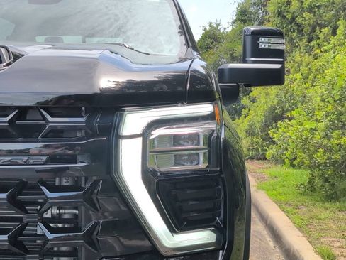 New 2026 Chevrolet Silverado 2500 ZR2 w/ LPO, Dark Essentials Package AWD/4WD image 12