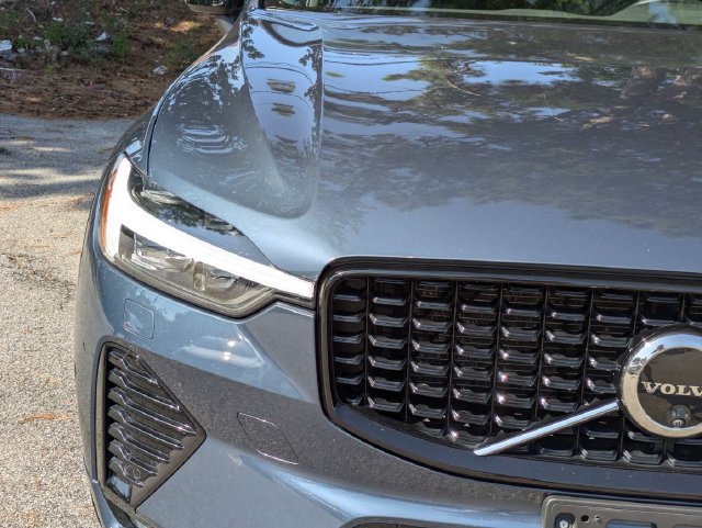 Certified 2025 Volvo XC60 B5 Plus AWD/4WD image 13