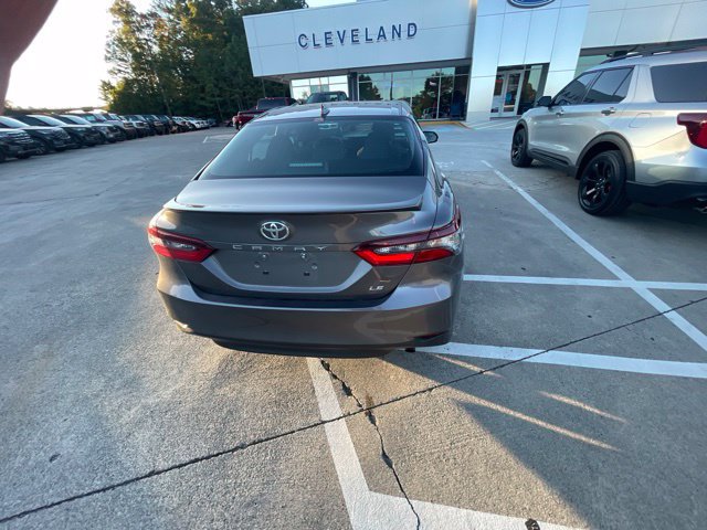 Used 2024 Toyota Camry LE FWD image 11