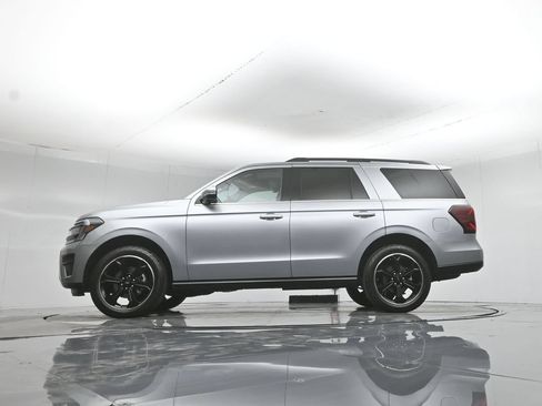 Certified 2023 Ford Expedition Limited AWD/4WD image 8