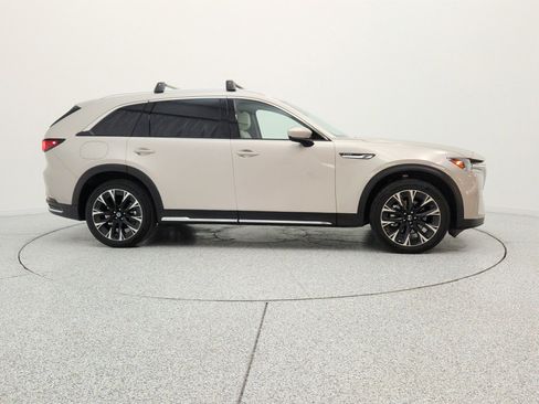 Used 2024 MAZDA CX-90 Plug-In Hybrid w/ Premium Plus AWD/4WD image 4