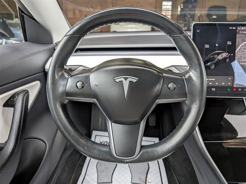 Used 2018 Tesla Model 3 Long Range image 19