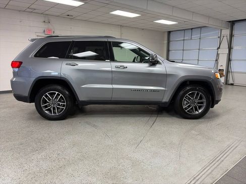 Certified 2021 Jeep Grand Cherokee Limited RWD image 3