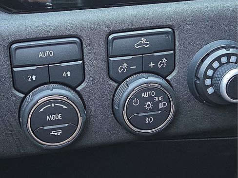 Used 2022 Chevrolet Silverado 1500 RST image 22