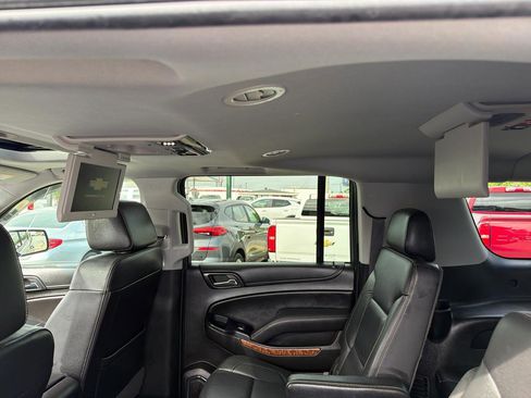 Used 2019 Chevrolet Suburban Premier image 39