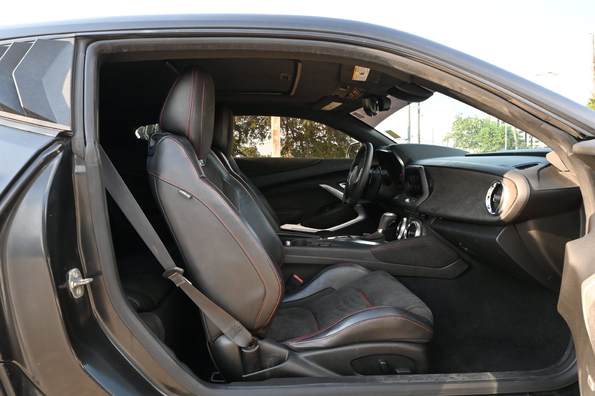Used 2021 Chevrolet Camaro ZL1 RWD image 23