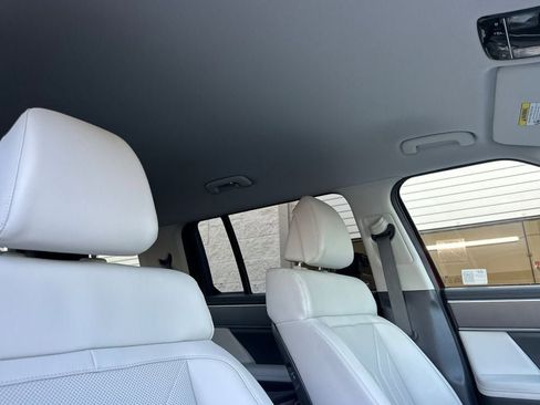 Used 2025 Hyundai Santa Fe SEL image 16